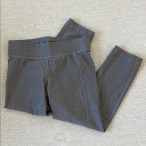 Capri compression under armor pants women’s medium